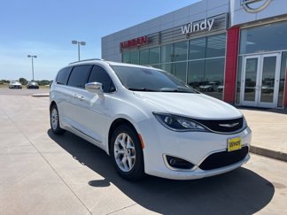 Used 2019 Chrysler Pacifica Limited image 1