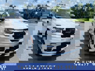 Used 2024 Chrysler Pacifica Touring-L image 1