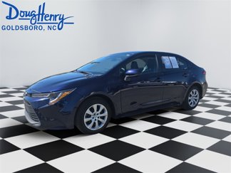 Used 2023 Toyota Corolla LE image 1