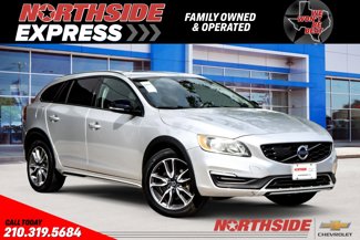 Used 2018 Volvo V60 T5 Cross Country image 1