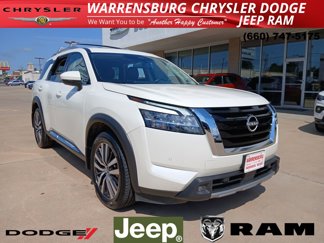 Used 2022 Nissan Pathfinder Platinum image 1