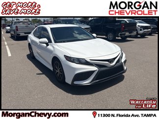 Used 2021 Toyota Camry SE image 1