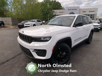 New 2024 Jeep Grand Cherokee Altitude image 1