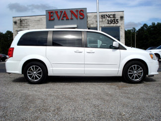 Used 2016 Dodge Grand Caravan SE image 1