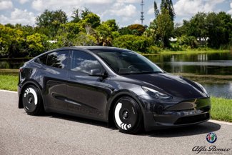Used 2024 Tesla Model Y Performance image 1