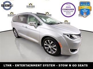Used 2018 Chrysler Pacifica Limited w/ Tire & Wheel Group image 1