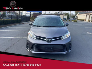 Used 2018 Toyota Sienna LE image 1