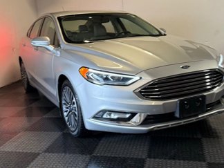 Used 2017 Ford Fusion SE image 1