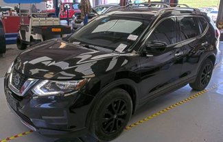 Used 2020 Nissan Rogue SV image 1