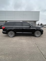 Used 2018 Lincoln Navigator Reserve image 1