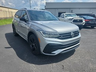 Used 2023 Volkswagen Tiguan SE R-Line image 1