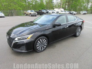 Used 2023 Nissan Altima 2.5 SV image 1
