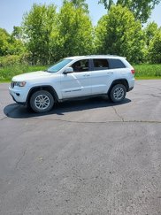 Used 2019 Jeep Grand Cherokee Laredo w/ Security & Convenience Group image 1