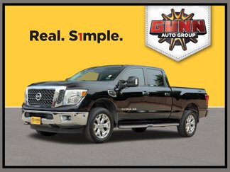 Used 2017 Nissan Titan SV image 1