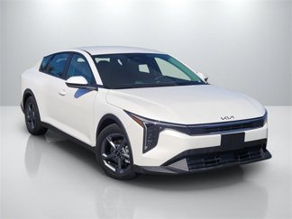 New 2025 Kia K4 LXS image 1