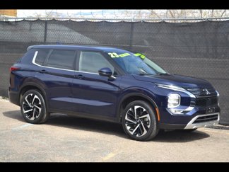 Used 2023 Mitsubishi Outlander SE image 1