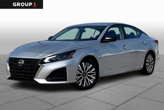 Used 2024 Nissan Altima 2.5 SV image 1