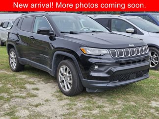 Used 2022 Jeep Compass Latitude image 1