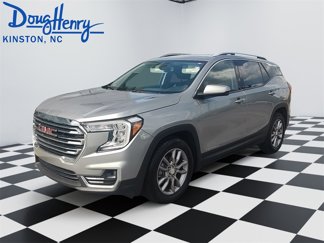 Used 2023 GMC Terrain SLT image 1