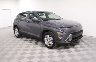 Used 2024 Hyundai Kona SE image 1
