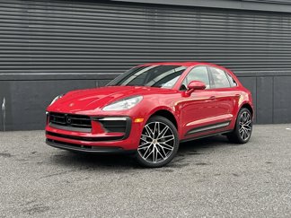 Certified 2025 Porsche Macan image 1
