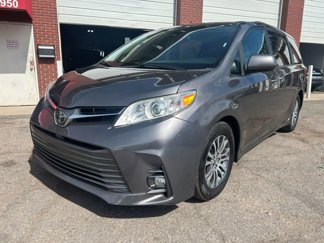 Used 2018 Toyota Sienna XLE image 1