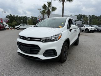 Used 2022 Chevrolet Trax LS w/ Tint and Cruise Package image 1