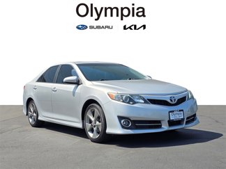 Used 2014 Toyota Camry SE image 1