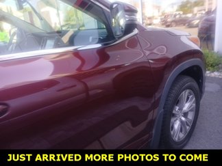 Used 2014 Toyota Highlander XLE image 1