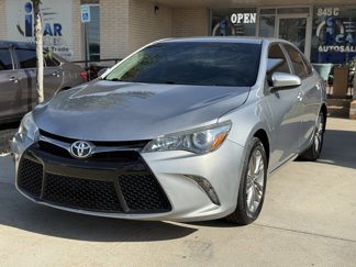 Used 2015 Toyota Camry SE image 1