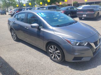Used 2020 Nissan Versa SV image 1