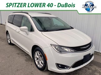 Used 2017 Chrysler Pacifica Touring-L w/ Tire & Wheel Group image 1