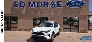 Used 2020 Toyota RAV4 LE image 1