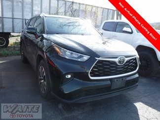 Used 2020 Toyota Highlander XLE image 1