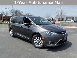 Used 2017 Chrysler Pacifica Touring-L image 1