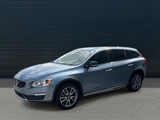 Used 2018 Volvo V60 T5 Cross Country w/ Convenience Package image 1