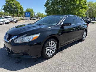 Used 2018 Nissan Altima 2.5 S w/ S Convenience Package image 1