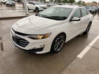 Used 2024 Chevrolet Malibu LT image 1