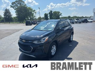 Used 2022 Chevrolet Trax LT w/ LT Convenience Package image 1