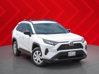 Used 2020 Toyota RAV4 LE image 1