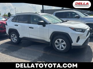 Used 2019 Toyota RAV4 LE image 1