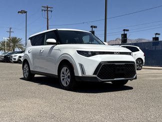 Used 2023 Kia Soul LX image 1