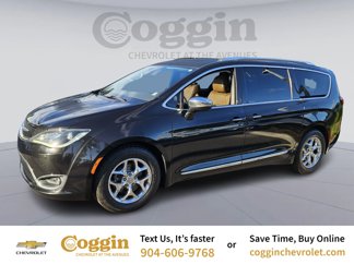 Used 2017 Chrysler Pacifica Limited image 1