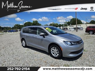 Used 2020 Chrysler Voyager Lxi image 1
