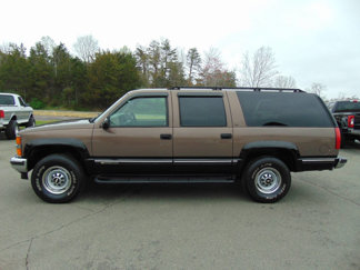 Used 1997 Chevrolet Suburban 2500 w/ Preferred Equipment Group 3 image 1