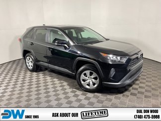 Used 2022 Toyota RAV4 LE image 1