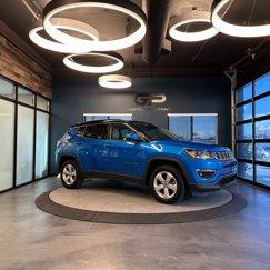Used 2019 Jeep Compass Latitude w/ Cold Weather Group image 1