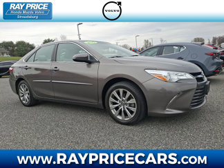 Used 2017 Toyota Camry XLE image 1