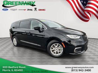 Used 2024 Chrysler Pacifica Touring-L image 1