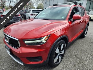 Used 2019 Volvo XC40 T5 Momentum image 1